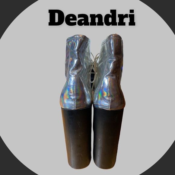 Deandri Holographic Silver Platform Heels 5 - Picture 4 of 7